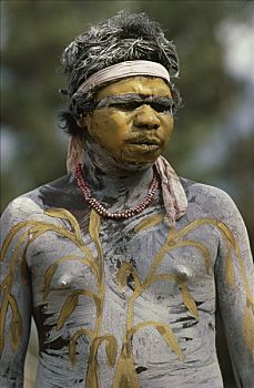 部落男人,人,穿,传统服装,人体彩绘,节日,土耳其,溪流,西澳大利亚