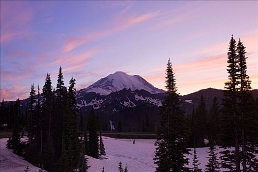 雷尼尔山