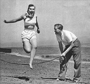 女人,蹦跳,海滩,20世纪50年代