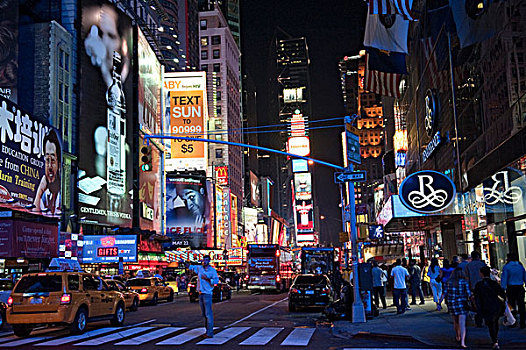 男人,打车,晚间,时代广场,市中心,曼哈顿,纽约,美国,北美