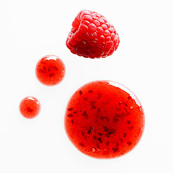 树莓,浓汤,白色背景
