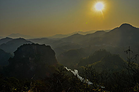 山,丹霞,河流,蓝天,黄昏,大气,田野,水电站,村庄,驴友,旅行,地质公园,丹霞地貌,绿色,灌木,树,草,水潭,素材,平面设计