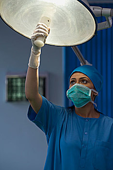 女性,外科,调整,手术灯,印度
