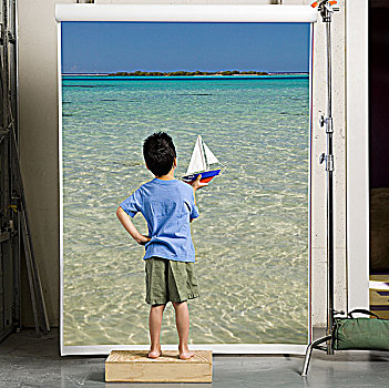 男孩,玩具船,看,海洋,后视图