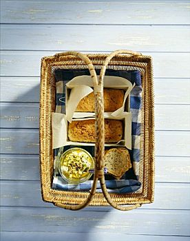 西葫芦,面包,鳄梨,山羊乳酪,蘸,野餐篮