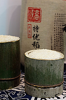 有机大米,稻米,竹筒