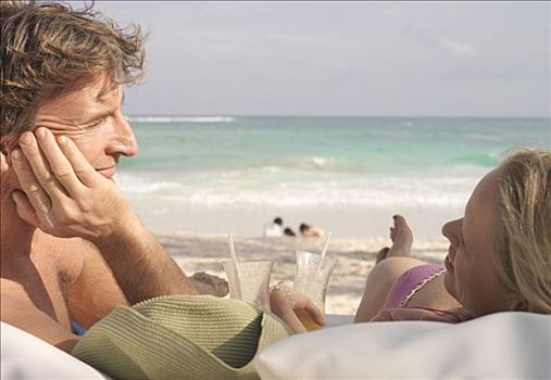伴侣,放松,讨论,海滩,边缘,玩,仰视,墨西哥,坎昆