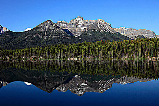 加拿大,艾伯塔省,班芙国家公园,赫伯特湖,落基山脉