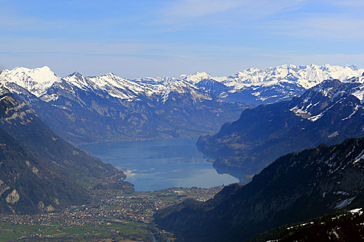 因特拉肯,阿尔卑斯山,瑞士,航拍