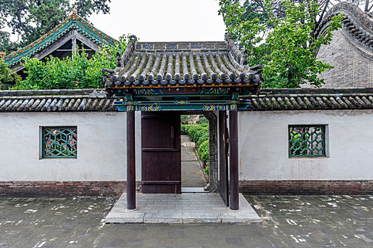 山西省太原市晋祠古建筑群的中式门楼