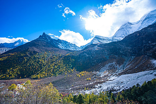 稻城亚丁秋色,秋季风光,高原雪山摄影,四川,甘孜州,秋天风景,自然风光摄影,仙乃日,央迈勇,夏诺多吉,三大神山,2020年