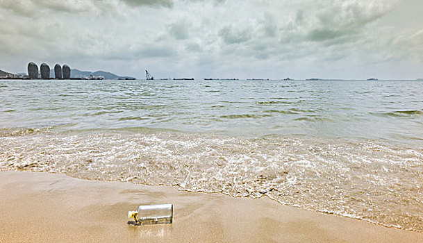 海边的漂流瓶