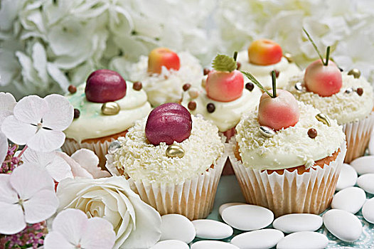 杯形蛋糕,装饰,杏仁蛋白软糖,水果,绣球花,花