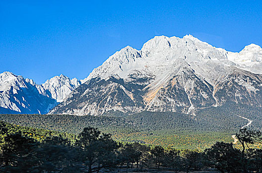 云南雪山风景