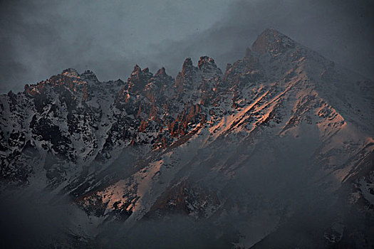 雪山