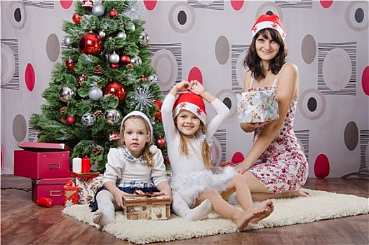 家庭,礼物,圣诞树