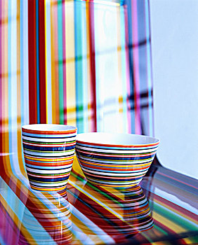 特写,彩色,条纹,碗,相配,椅子