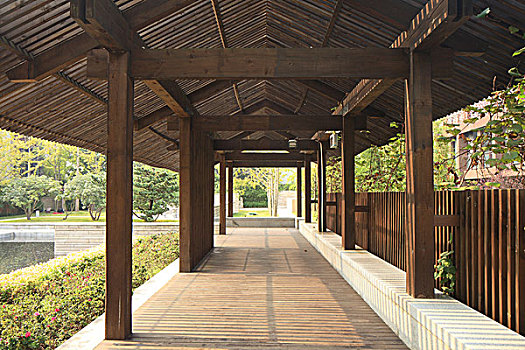 中式木建筑长廊
