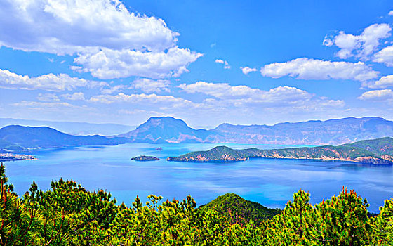 泸沽湖全景