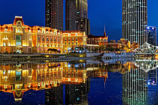 天津海河广场夜景全景