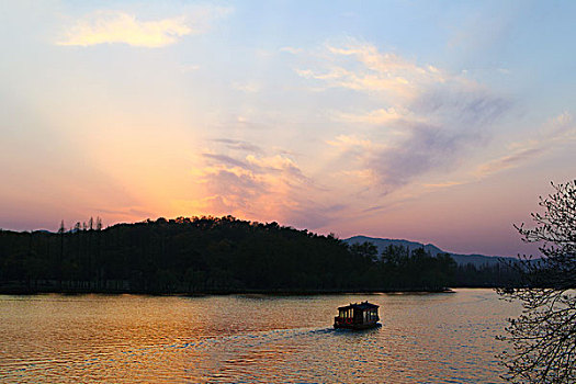 杭州西湖,晚霞,逆光