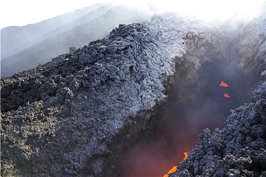 埃特纳火山,火山岩