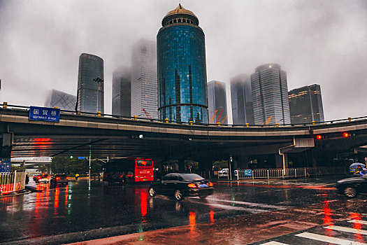 北京雨天的cbd