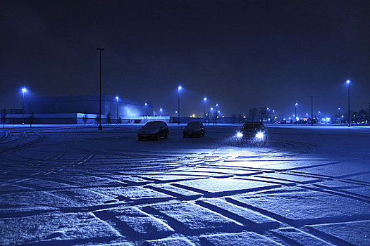 停车场,暴风雪