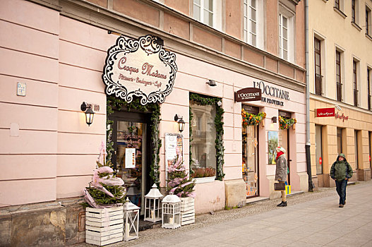 两个,装饰,圣诞树,粉色,丝带,灯,入口,店,华沙,克拉科夫,郊区,波兰