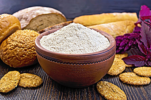 面粉,苋属植物,粘土,碗,面包,切菜板