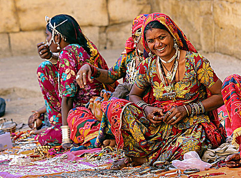 女业务员,彩色,纱丽服,销售,纪念品,斋沙默尔,拉贾斯坦邦,印度,亚洲