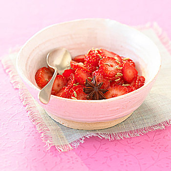 草莓,大茴香,汤