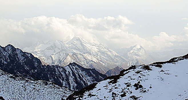 天山