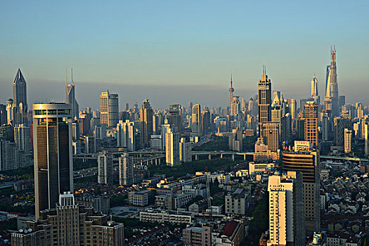 高楼林立来的上海