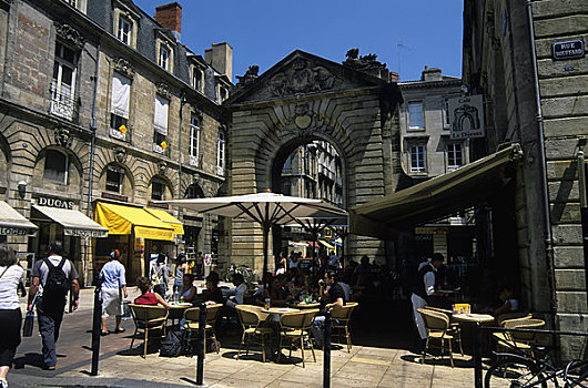 法国,波尔多,城门,街边咖啡厅