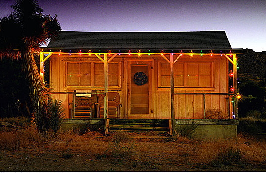小屋,圣诞灯光,莫哈维沙漠,加利福尼亚,美国