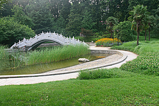 花园小桥