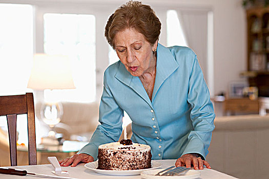 老人,女人,吹,室外,蜡烛,蛋糕