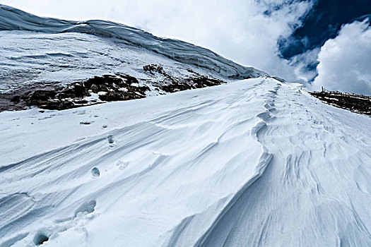 公路雪景