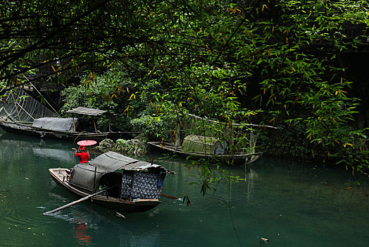 宜昌,三峡人家,长江,运输,航道,民俗,表演,风景,景点,旅游,高山,瀑布,河流,神秘,树木,植被,峡谷,壮观