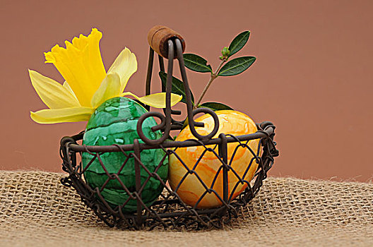 两个,复活节彩蛋,篮子,水仙花