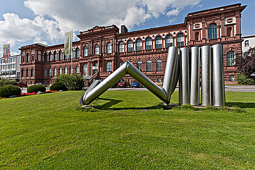 雕塑,位于,正面,博物馆,凯泽斯劳滕,普拉蒂纳特,区域,莱茵兰普法尔茨州,德国,欧洲