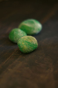 绿色石头