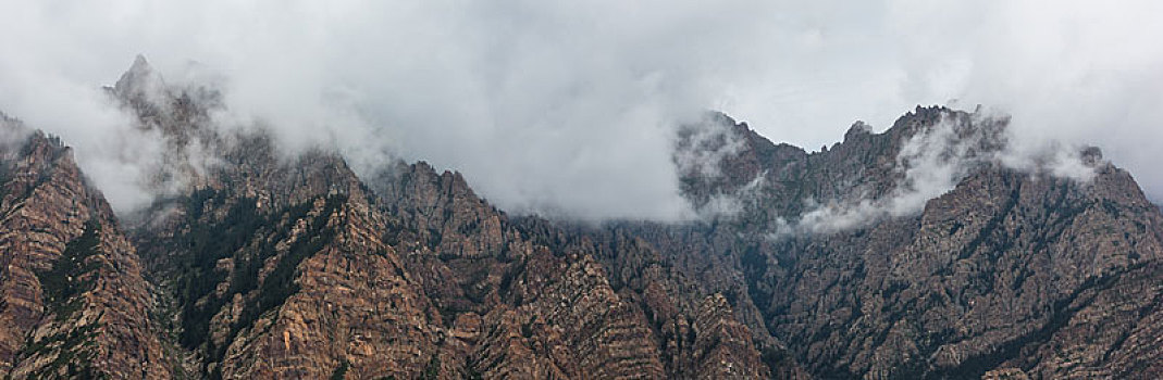 贺兰山自然风光