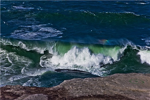 波浪,岩石,海岸线