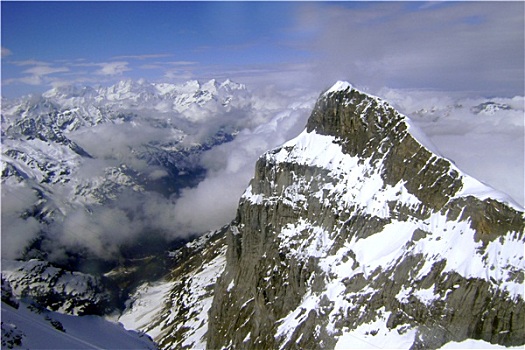 阿尔卑斯山