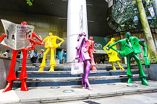 新加坡ion商场门外模特之一