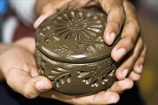 特写,手,拿着,陶器,瓦哈卡州,墨西哥