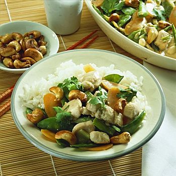 辛辣,椰子,鸡肉,蔬菜,腰果,米饭