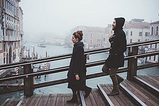 情侣,向下,楼梯,上方,模糊,运河,威尼斯,意大利